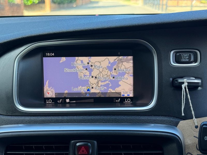VOLVO V40 CROSS COUNTRY