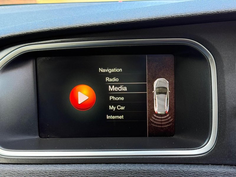 VOLVO V40 CROSS COUNTRY