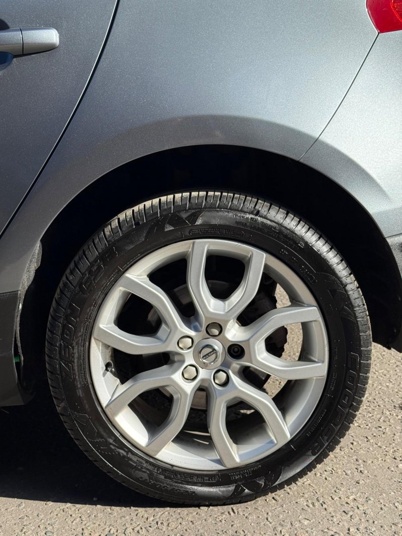 VOLVO V40 CROSS COUNTRY