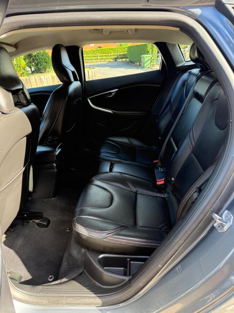 VOLVO V40 CROSS COUNTRY