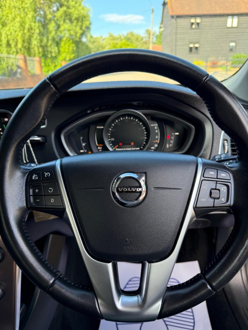 VOLVO V40 CROSS COUNTRY