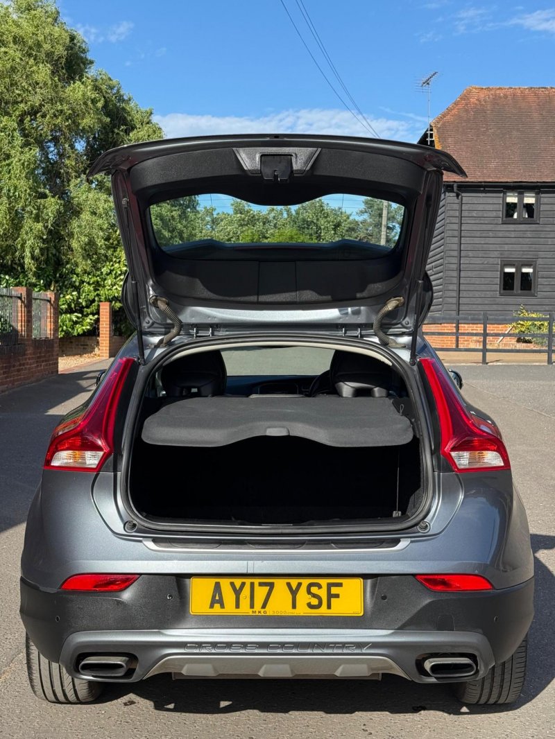VOLVO V40 CROSS COUNTRY