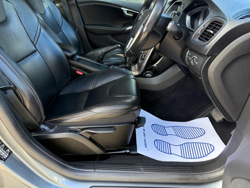 VOLVO V40 CROSS COUNTRY