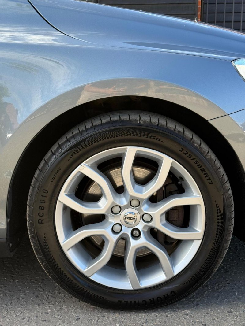 VOLVO V40 CROSS COUNTRY
