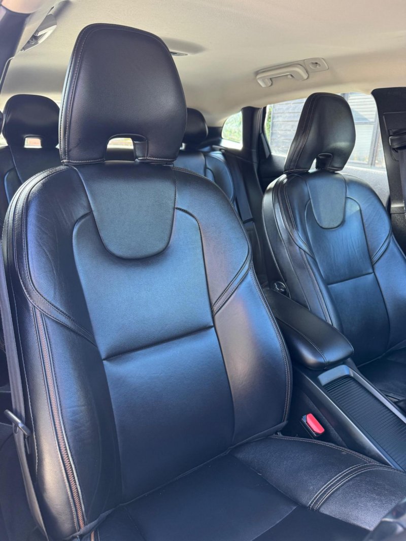 VOLVO V40 CROSS COUNTRY