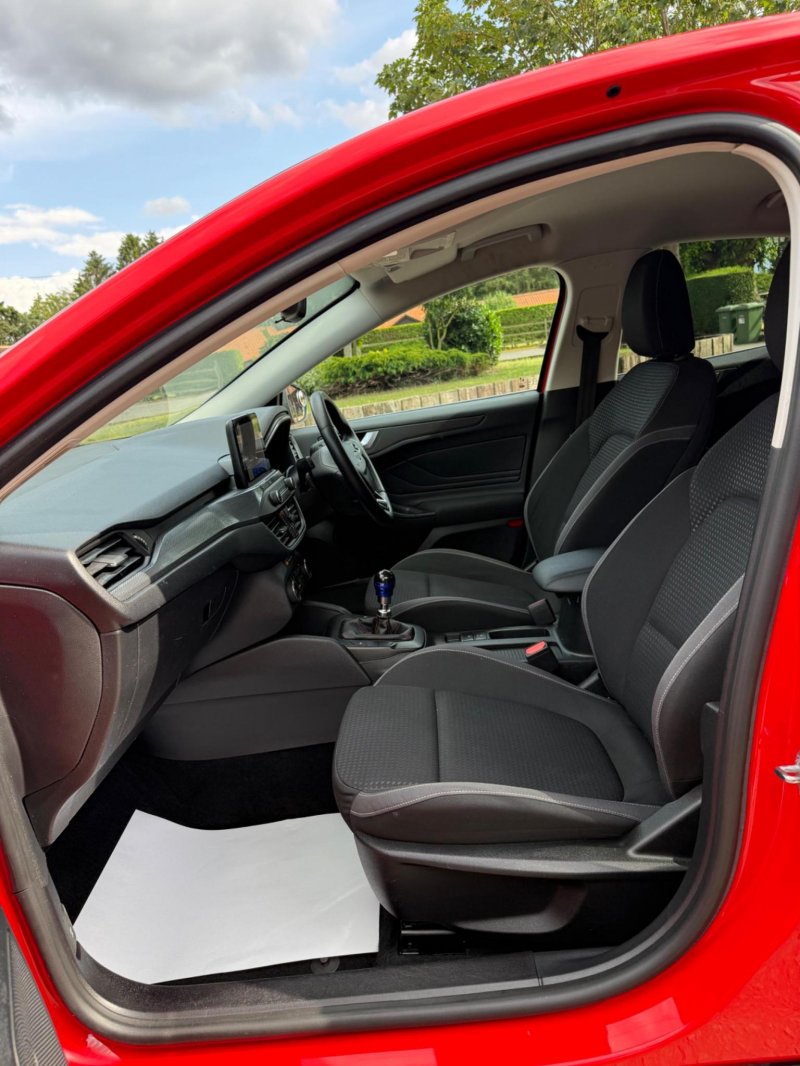 FORD FOCUS