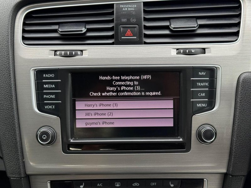 VOLKSWAGEN GOLF