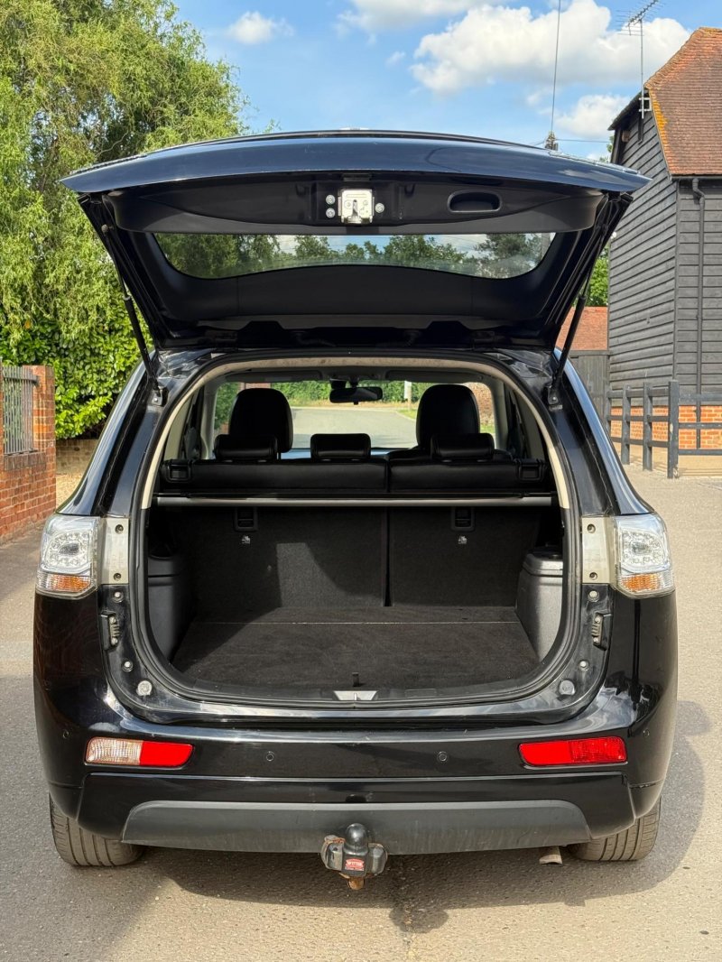 MITSUBISHI OUTLANDER