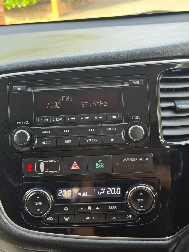 MITSUBISHI OUTLANDER