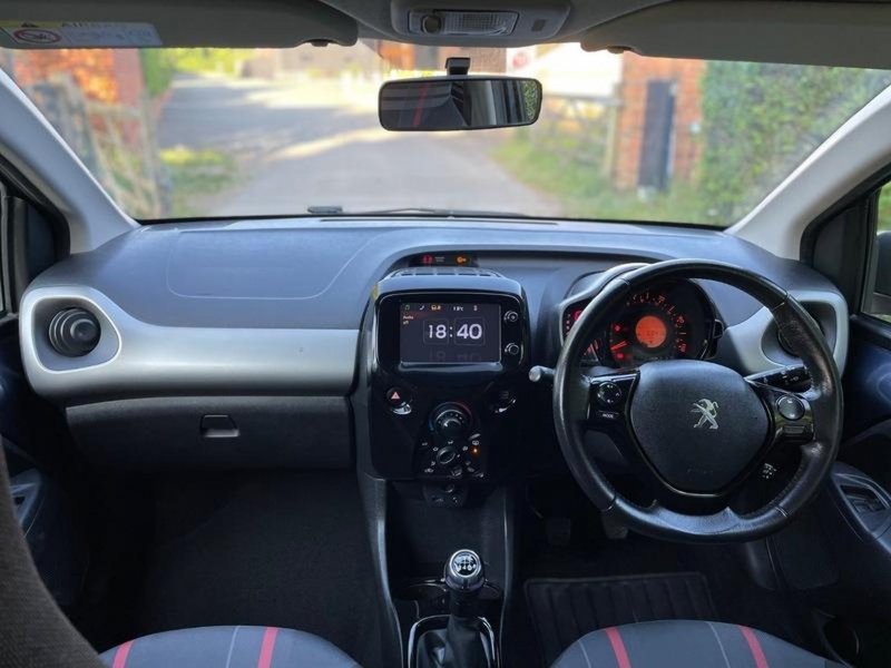 PEUGEOT 108