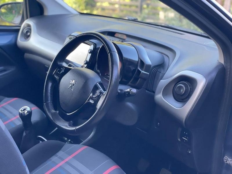 PEUGEOT 108
