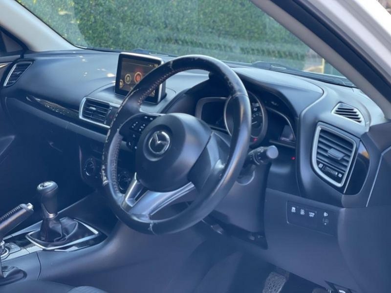 MAZDA MAZDA3