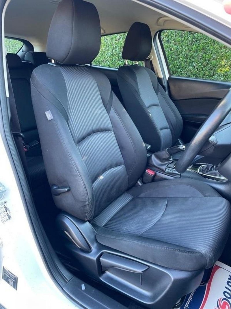 MAZDA MAZDA3