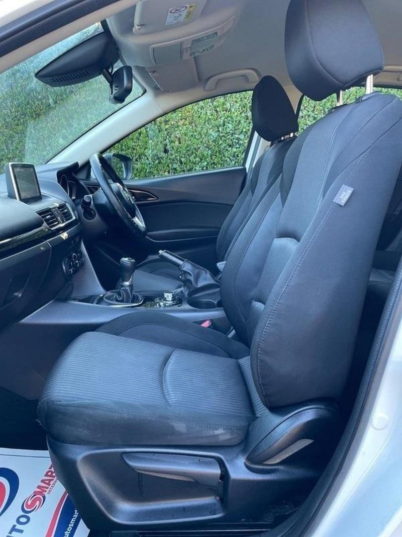 MAZDA MAZDA3