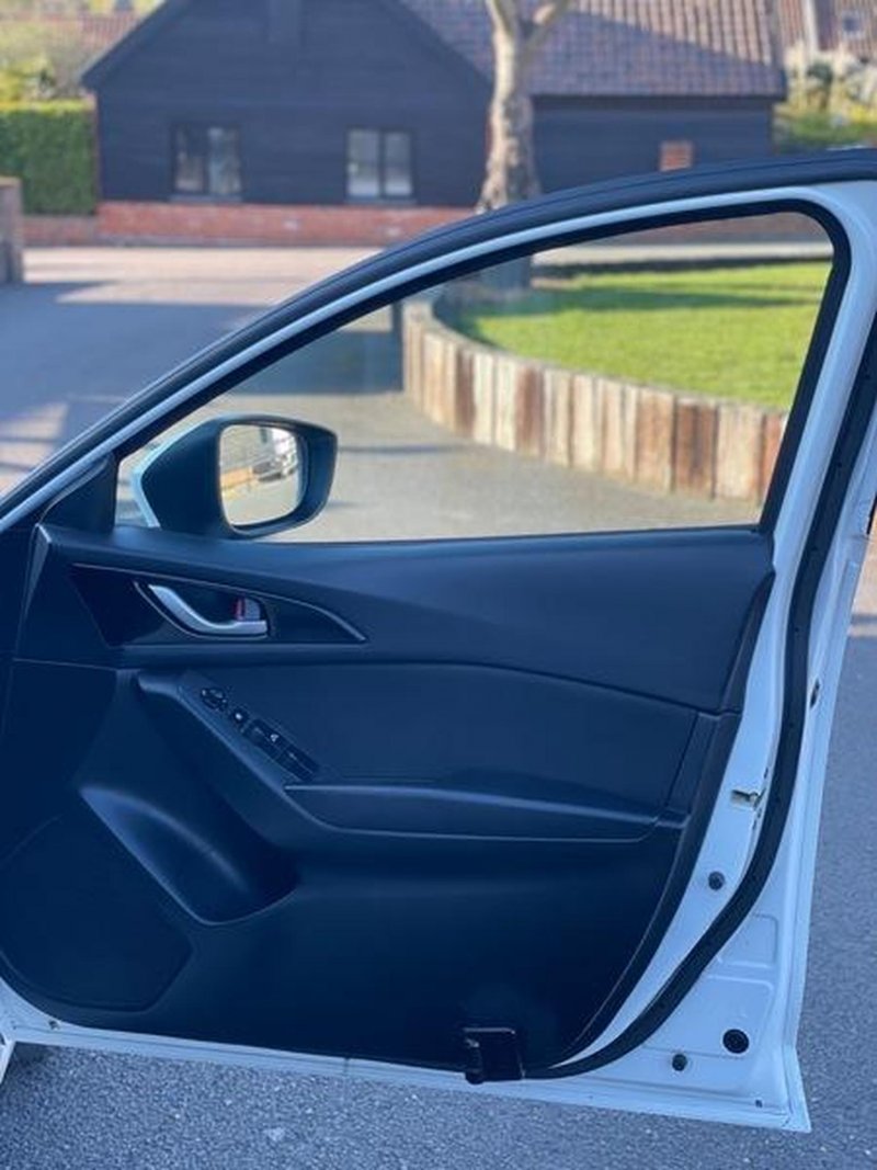 MAZDA MAZDA3