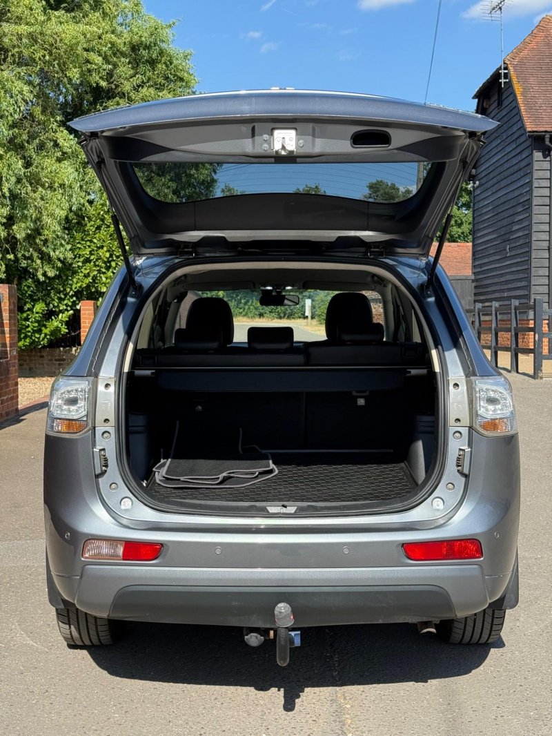 MITSUBISHI OUTLANDER