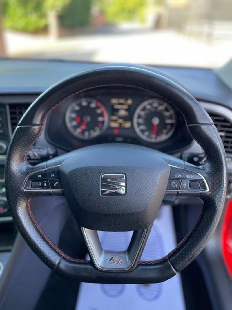 SEAT LEON