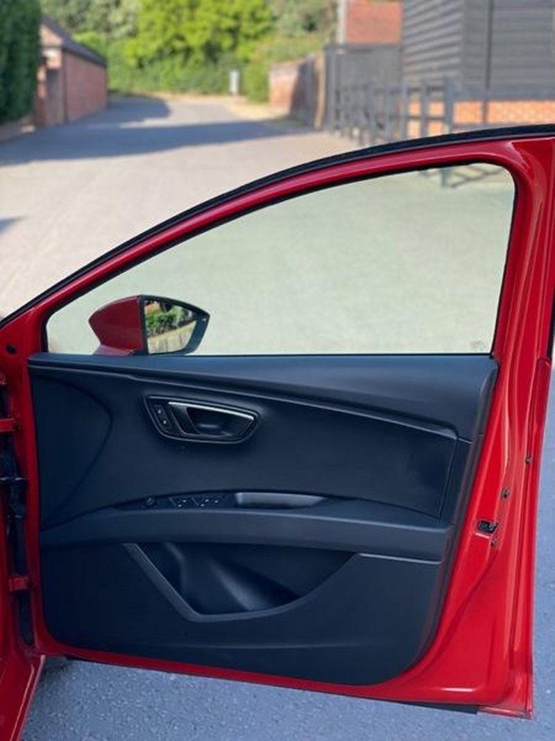 SEAT LEON