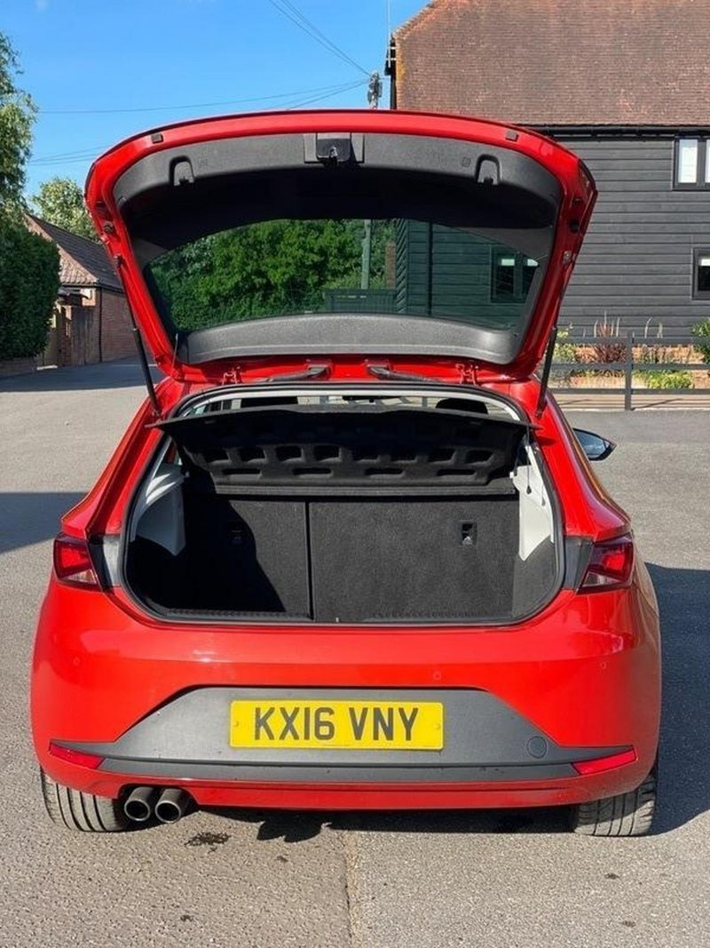 SEAT LEON