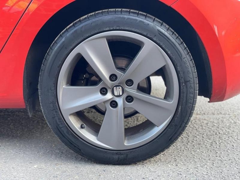 SEAT LEON