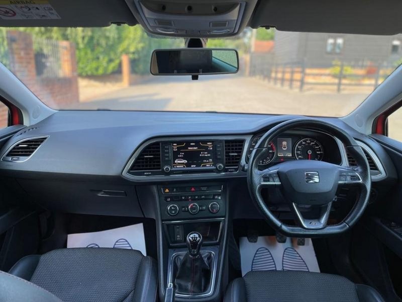 SEAT LEON