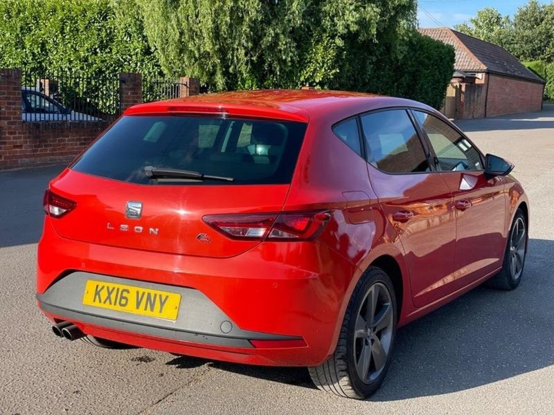 SEAT LEON