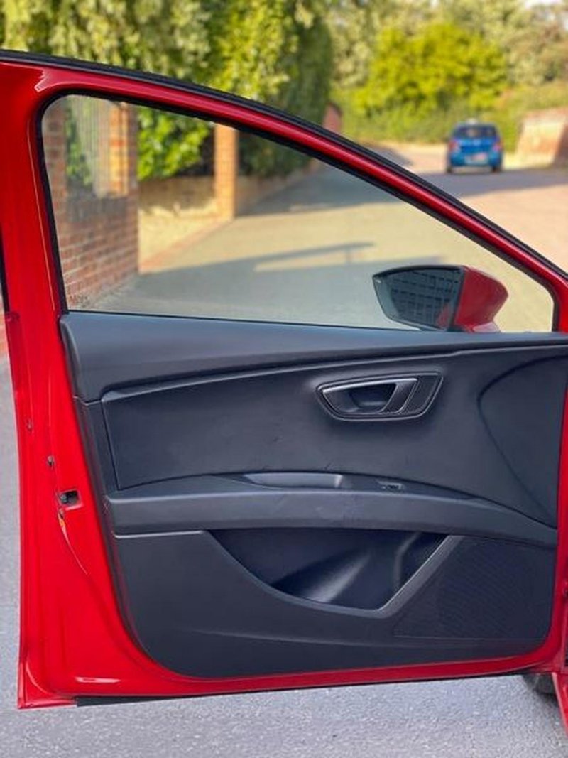 SEAT LEON