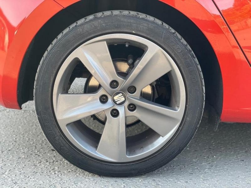 SEAT LEON
