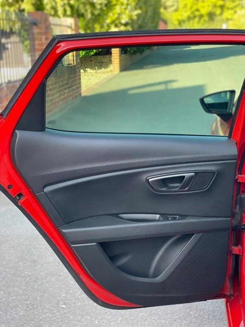 SEAT LEON