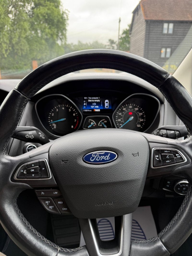 FORD FOCUS