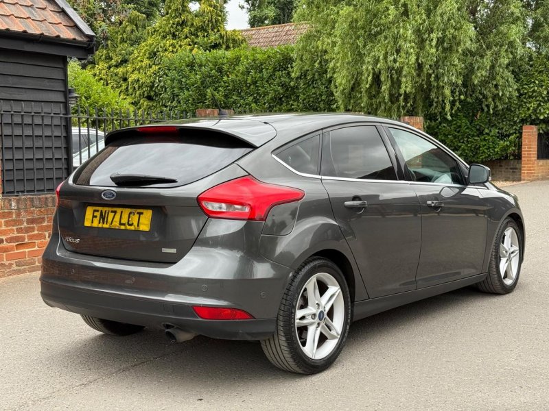 FORD FOCUS