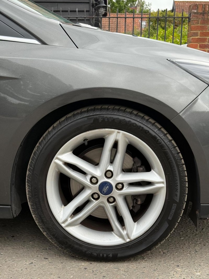 FORD FOCUS