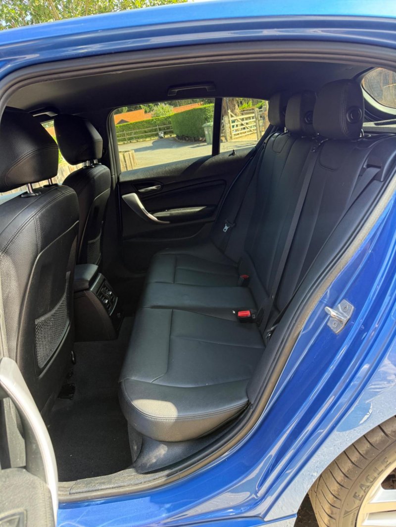 BMW 1 SERIES