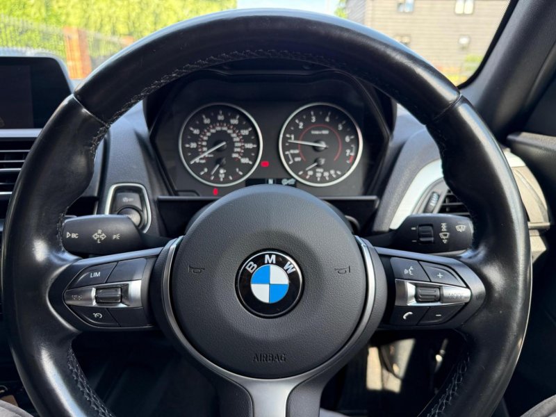 BMW 1 SERIES