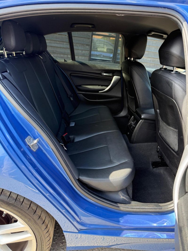 BMW 1 SERIES