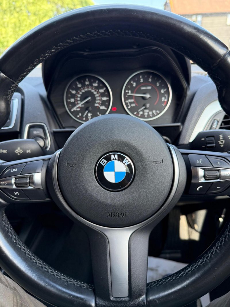 BMW 1 SERIES