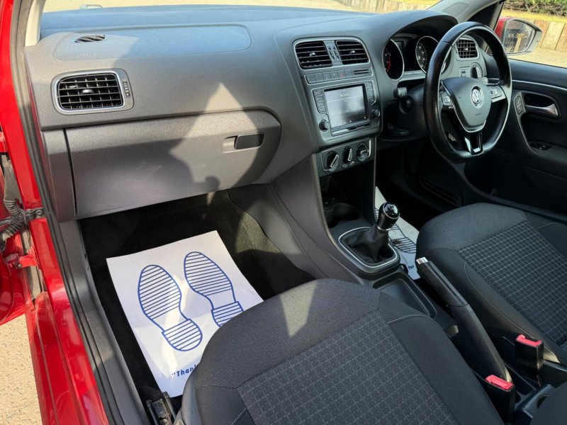 VOLKSWAGEN POLO
