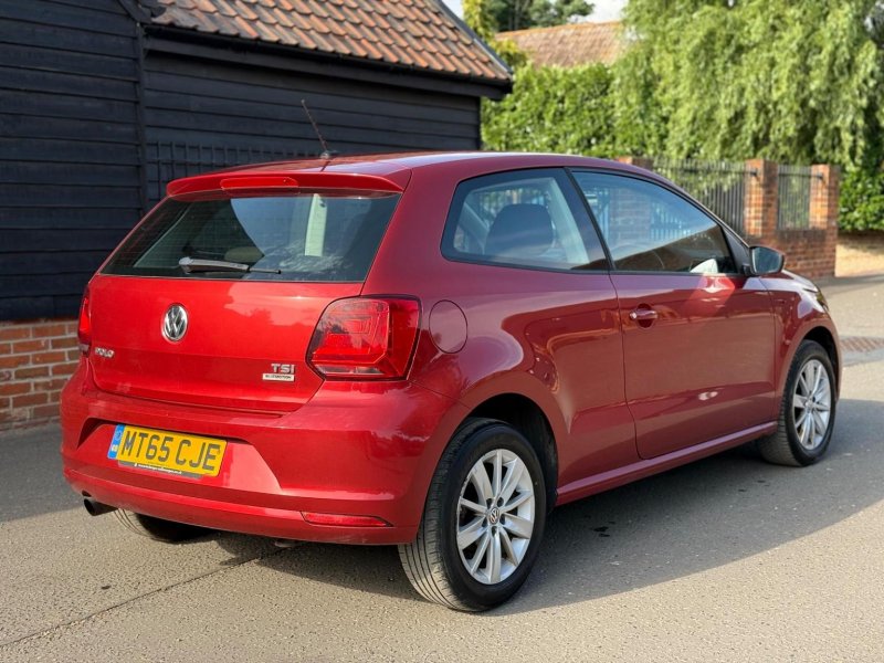 VOLKSWAGEN POLO