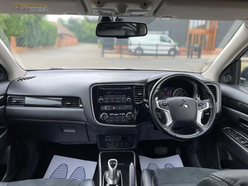 MITSUBISHI OUTLANDER
