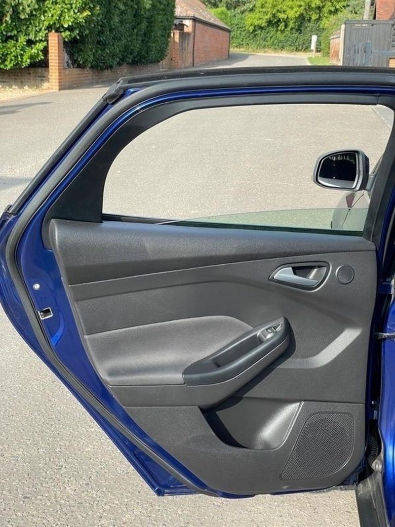 FORD FOCUS