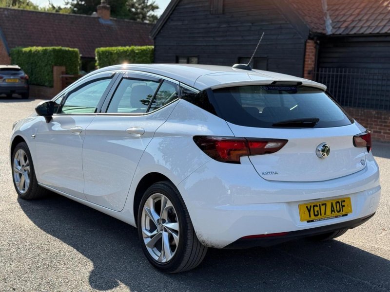 VAUXHALL ASTRA