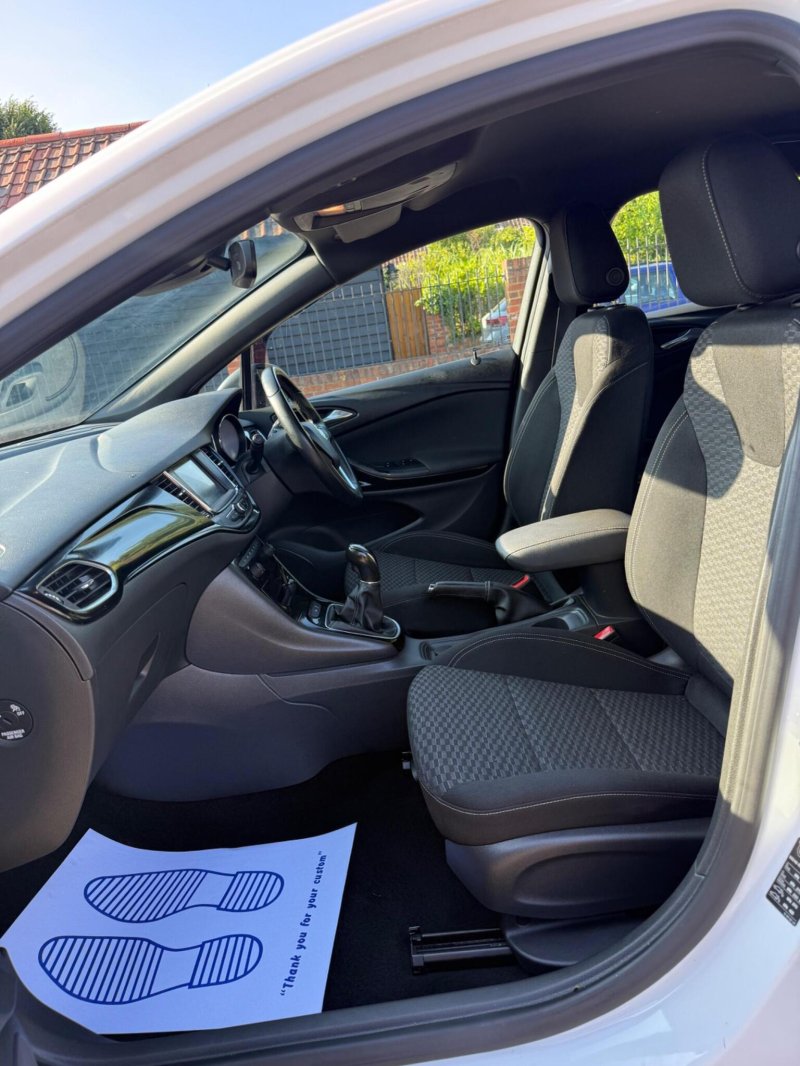 VAUXHALL ASTRA