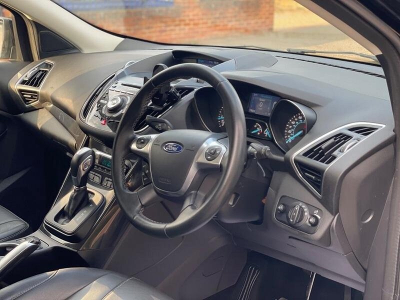 FORD KUGA