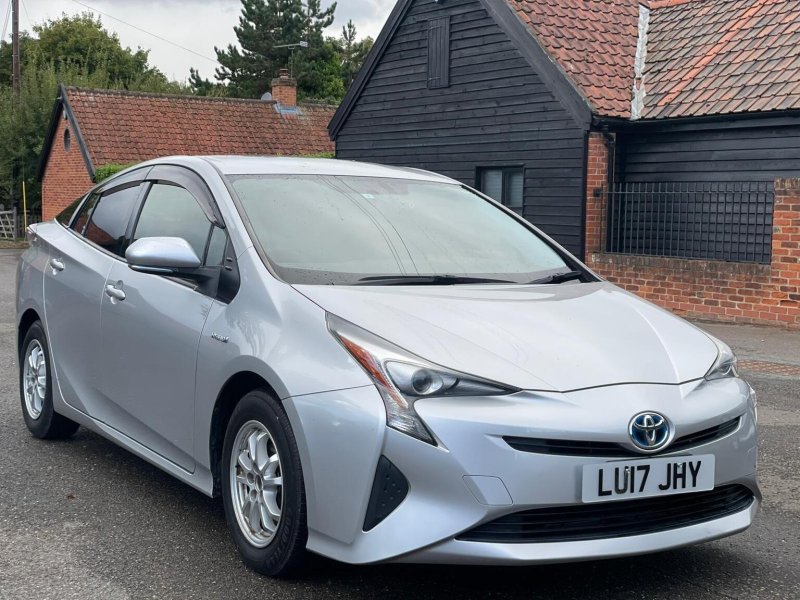 TOYOTA PRIUS