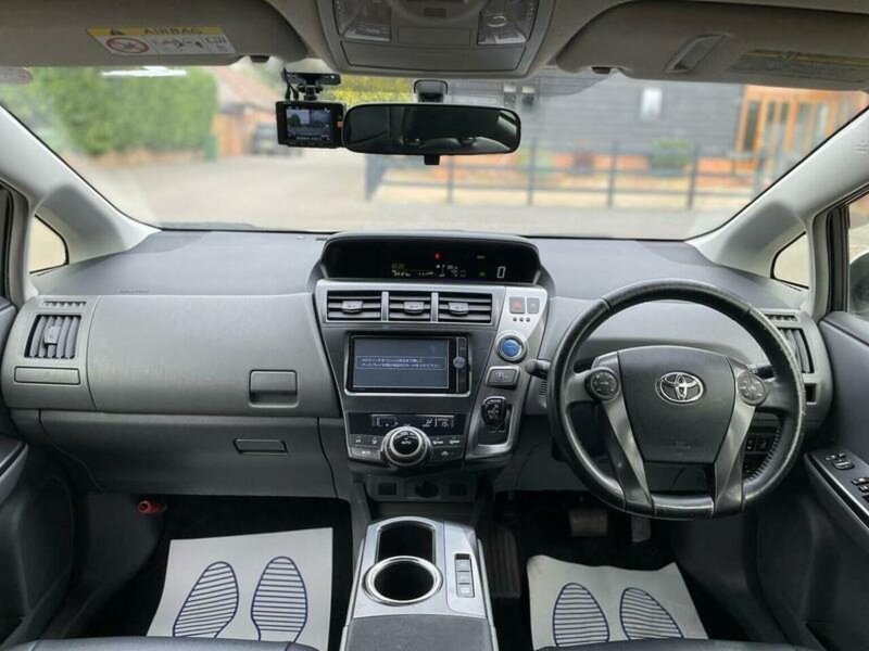 TOYOTA PRIUS+