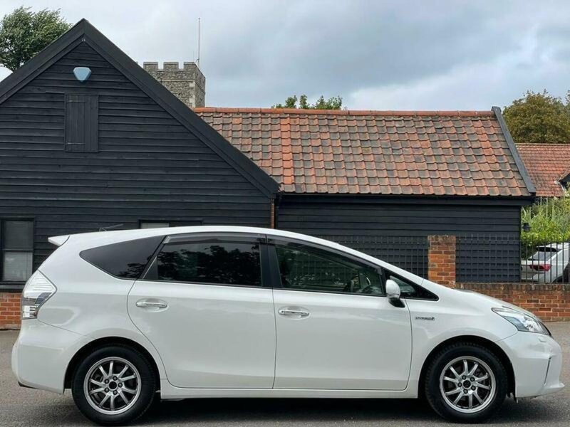 TOYOTA PRIUS+