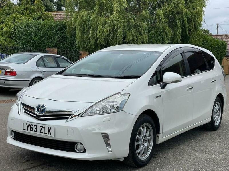 TOYOTA PRIUS+