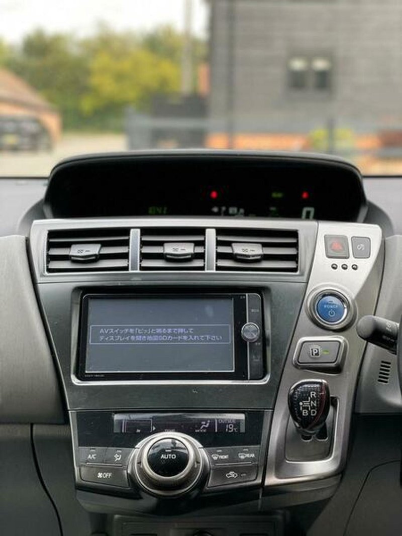 TOYOTA PRIUS+