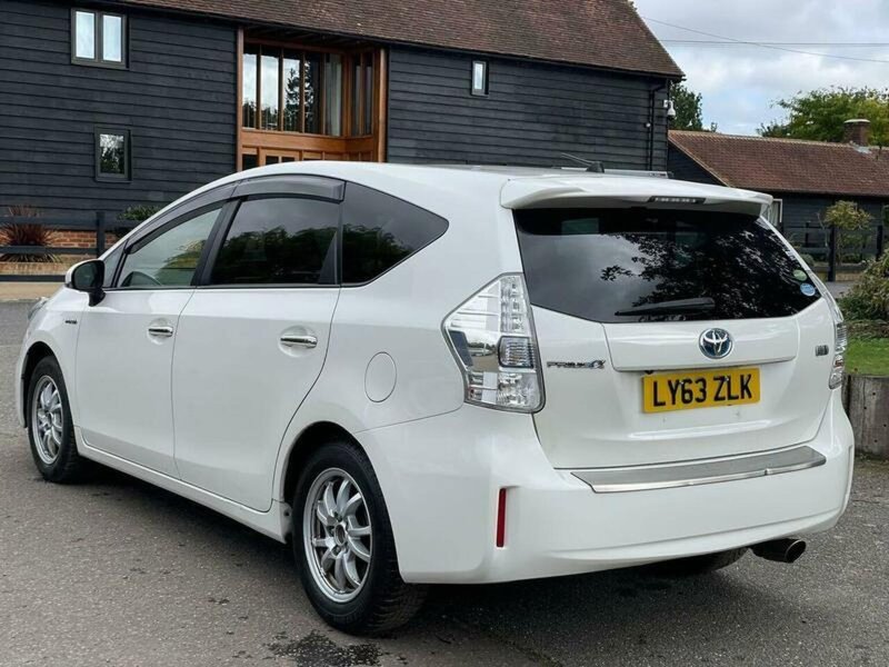 TOYOTA PRIUS+