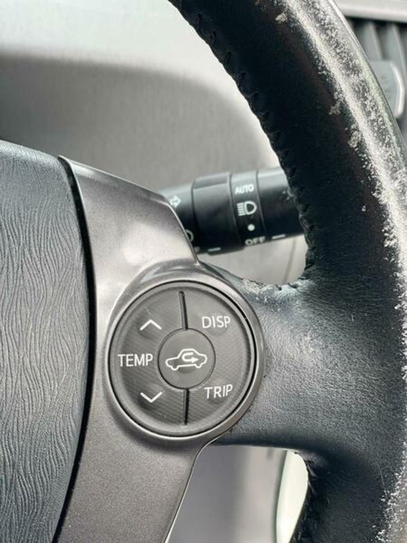 TOYOTA PRIUS+